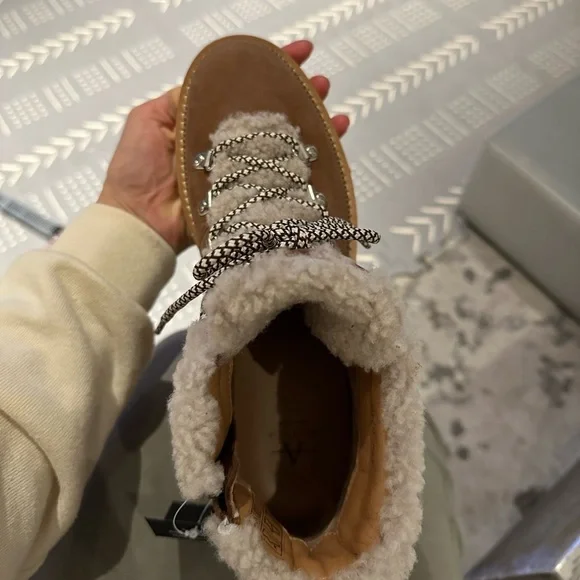 Aquatalia Hadlee Boot NWT Size 8 - Picture 8 of 11